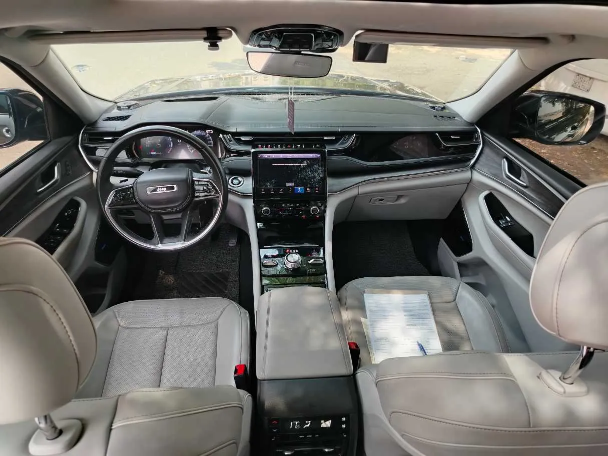 Car image 21