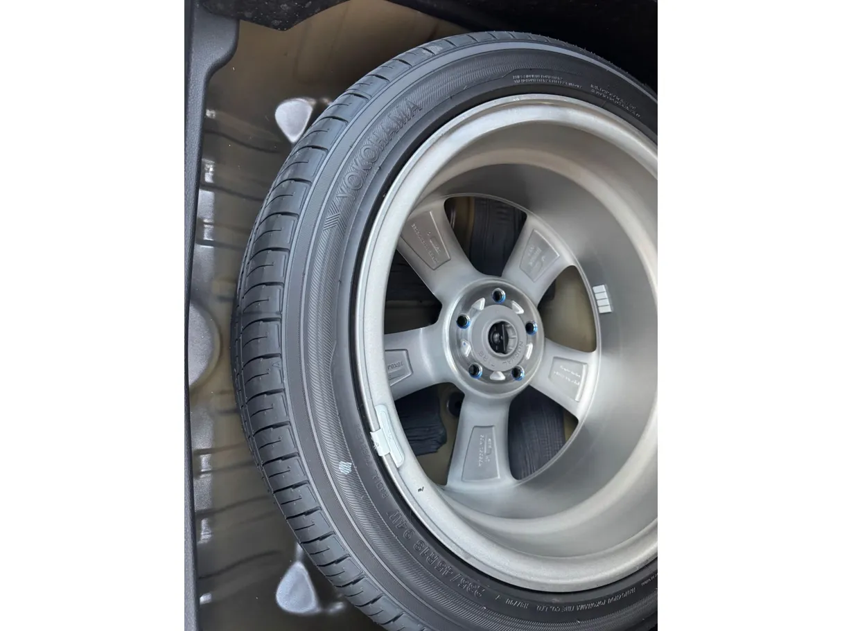 Car image 21
