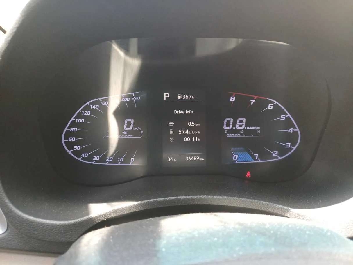 Car image 19