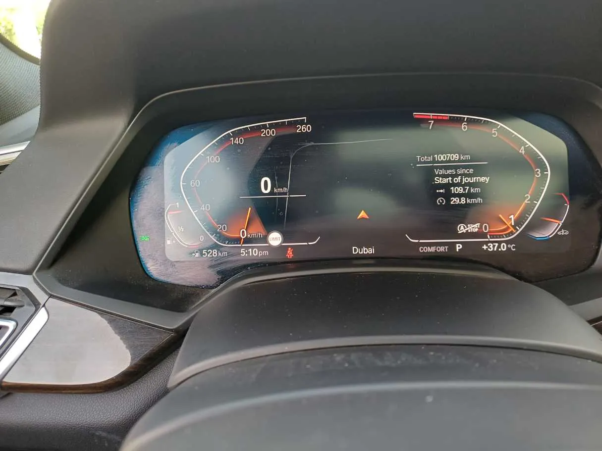 Car image 19