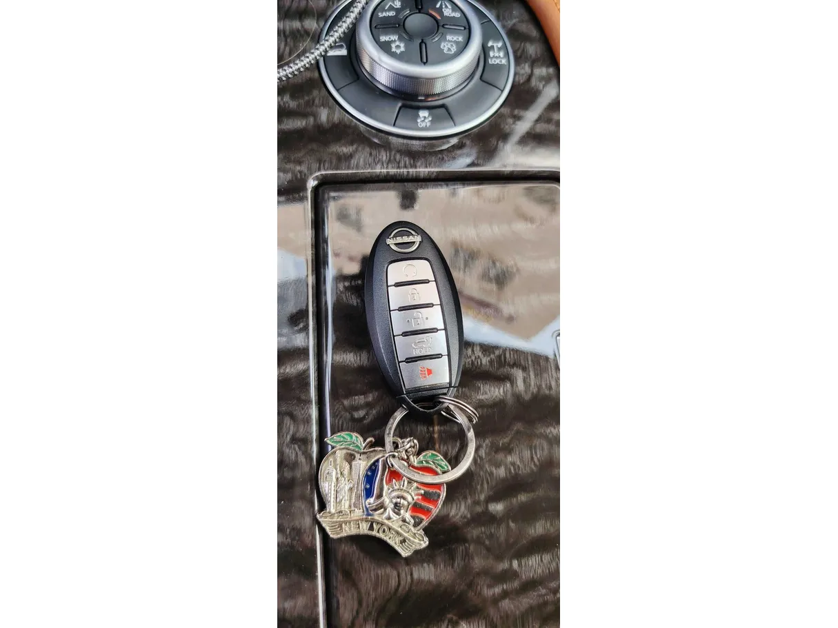 Car image 26