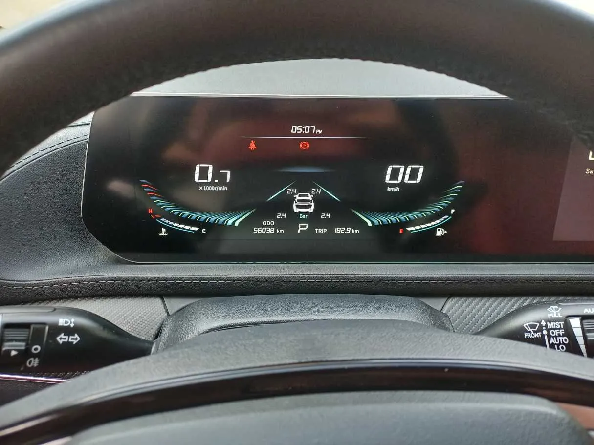 Car image 19