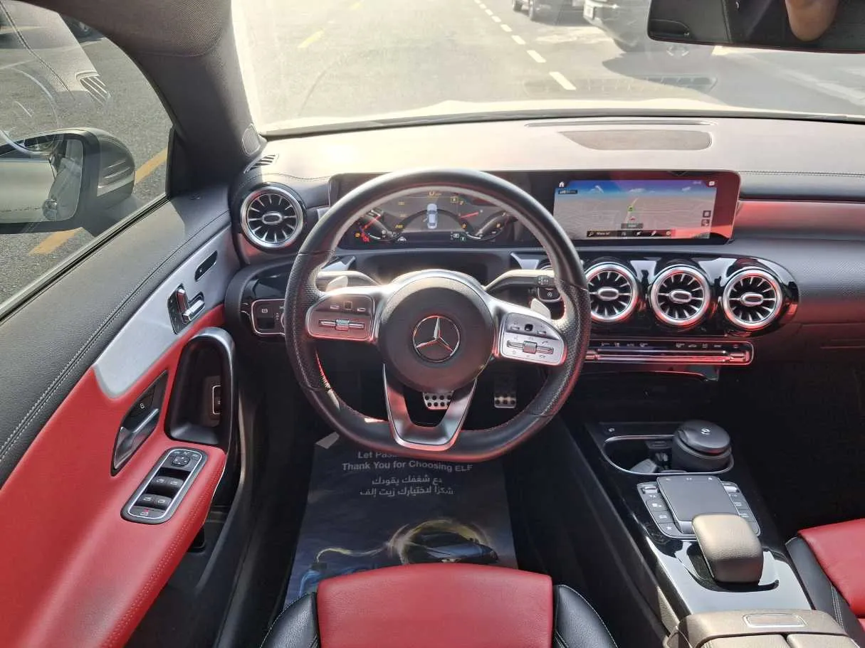 Car image 18