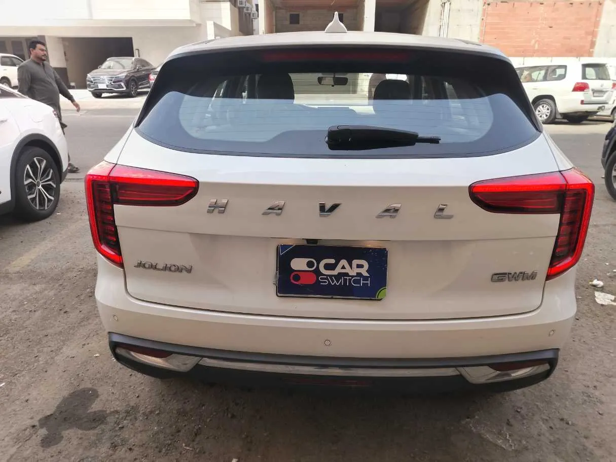 Car image 6