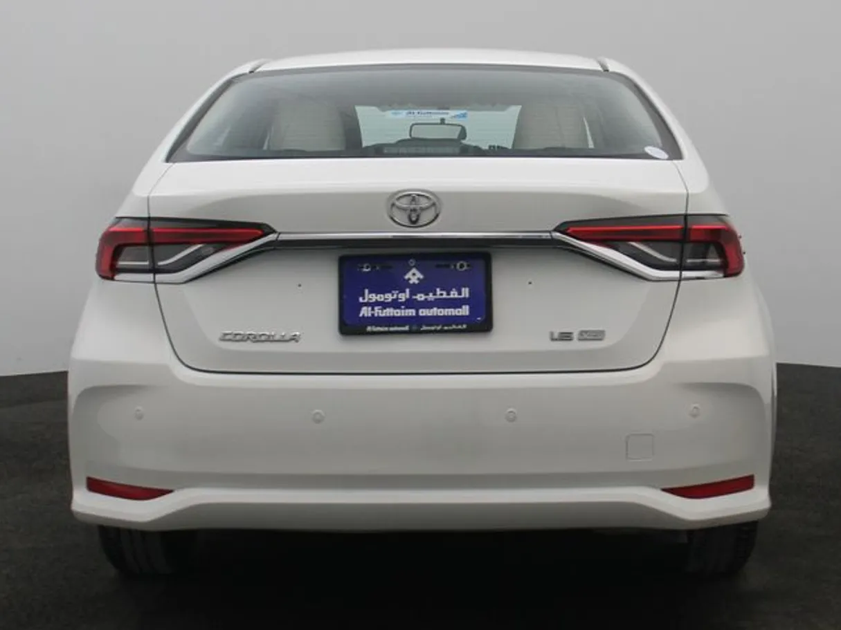 Car image 12