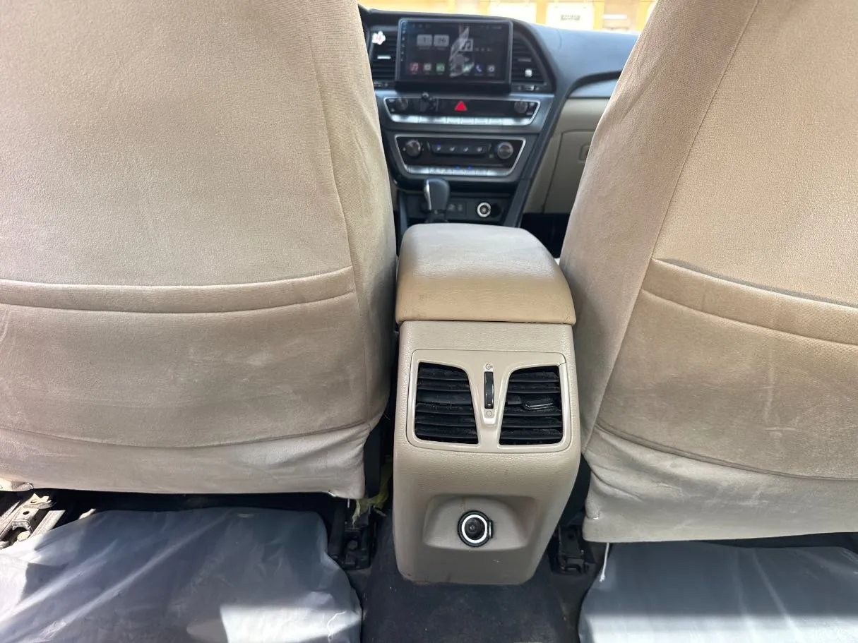 Car image 20