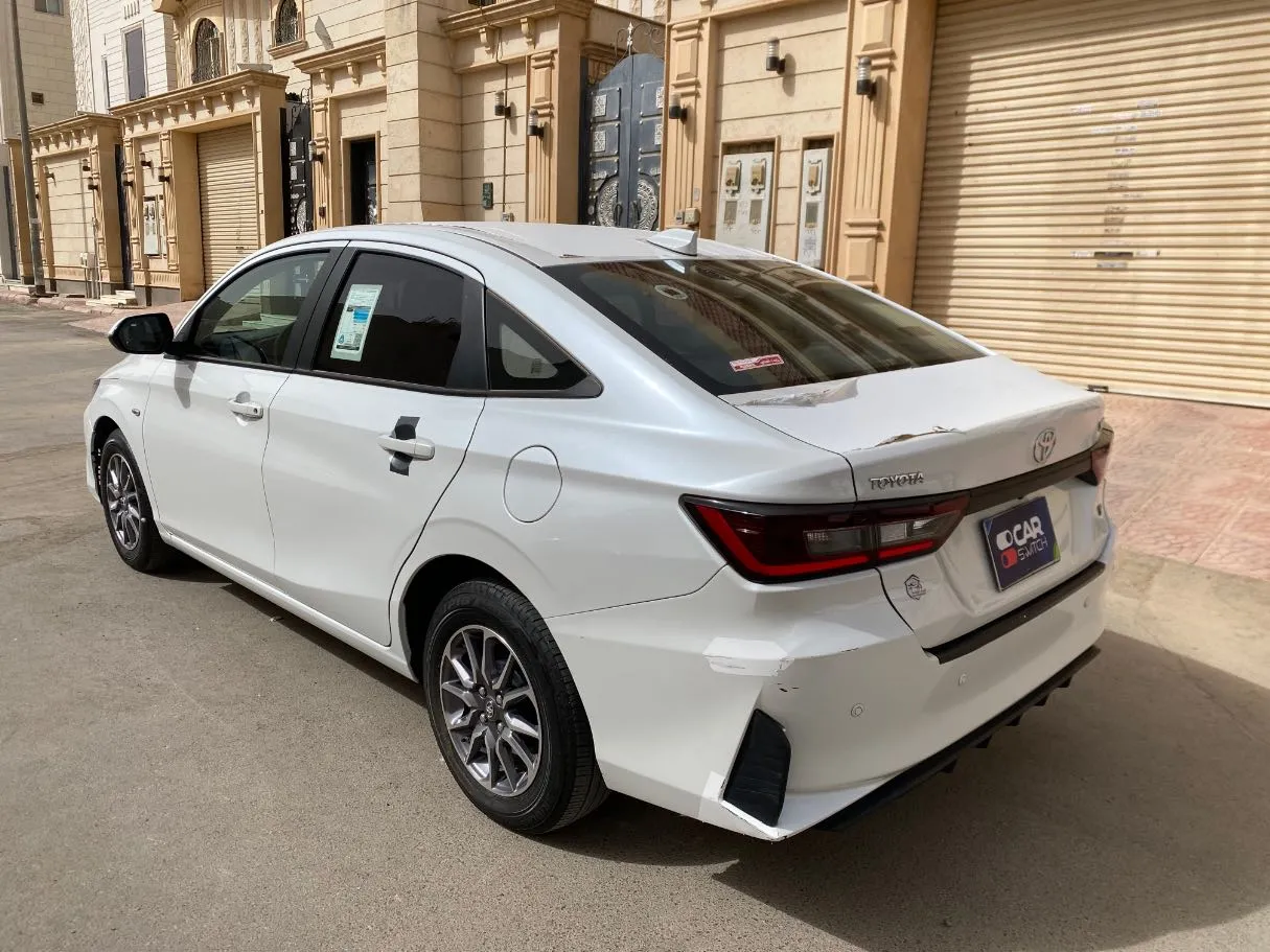 Car image 7