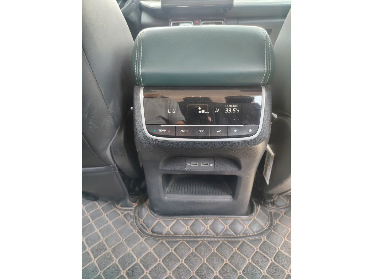 Car image 28