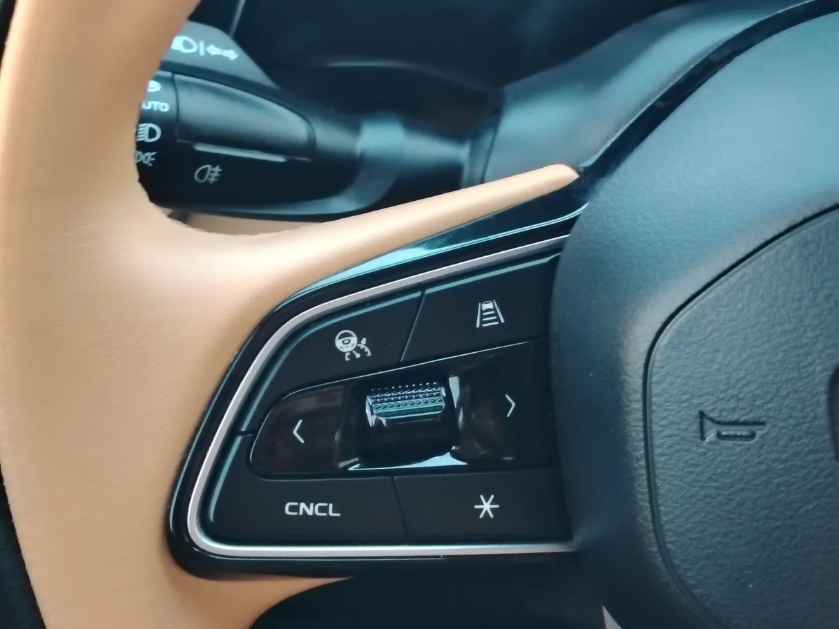 Car image 37