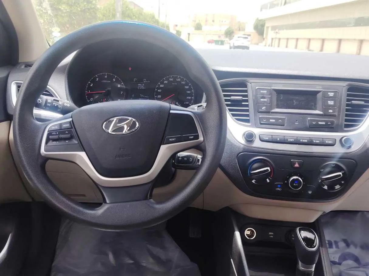 Car image 20