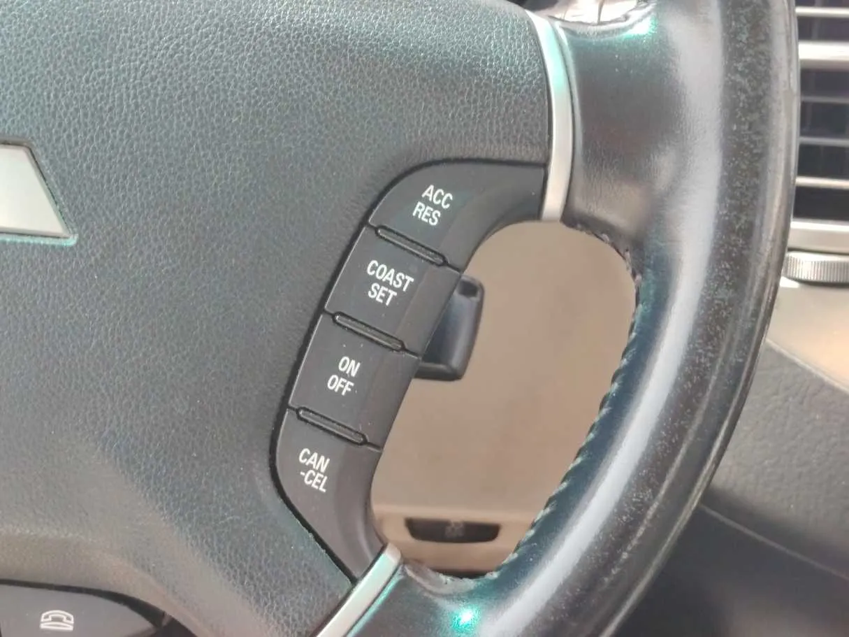 Car image 26