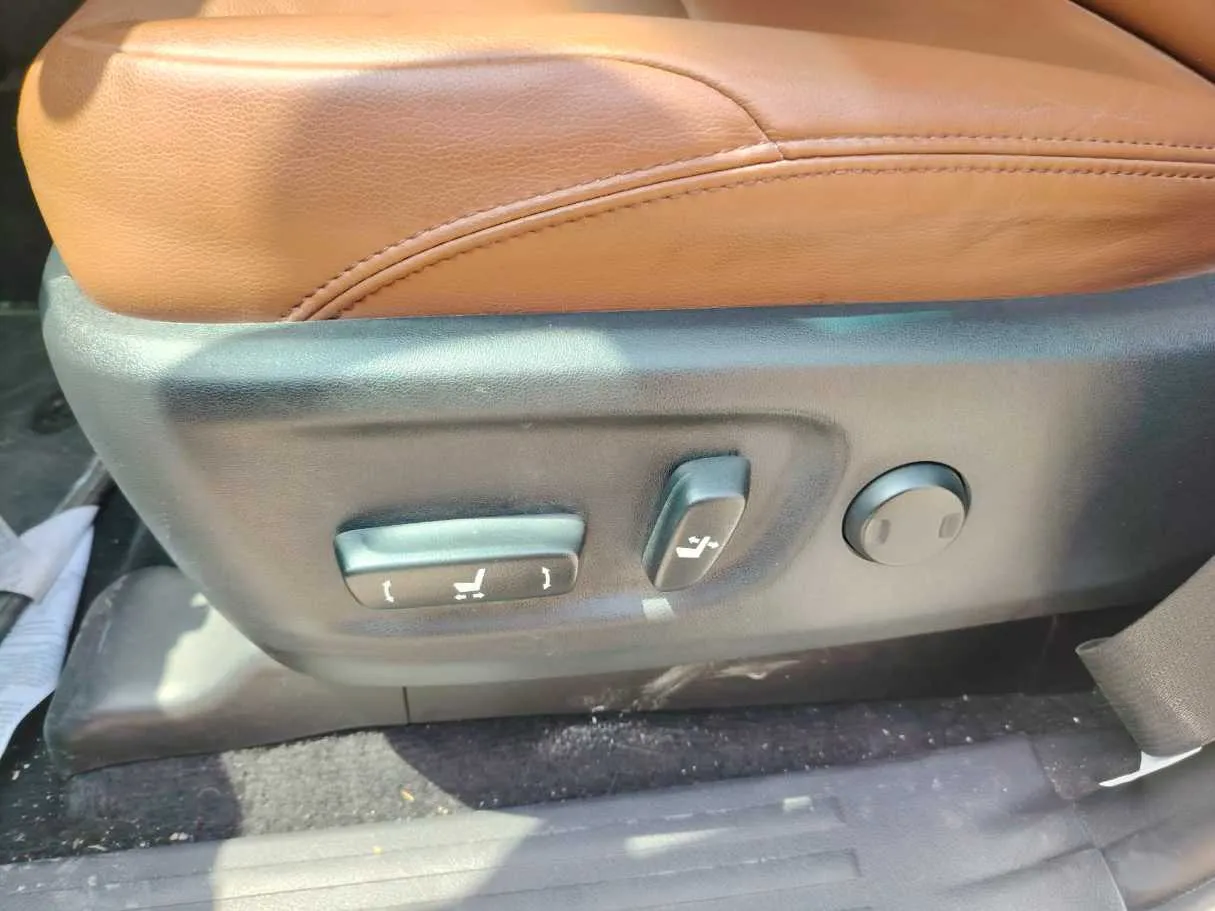 Car image 42