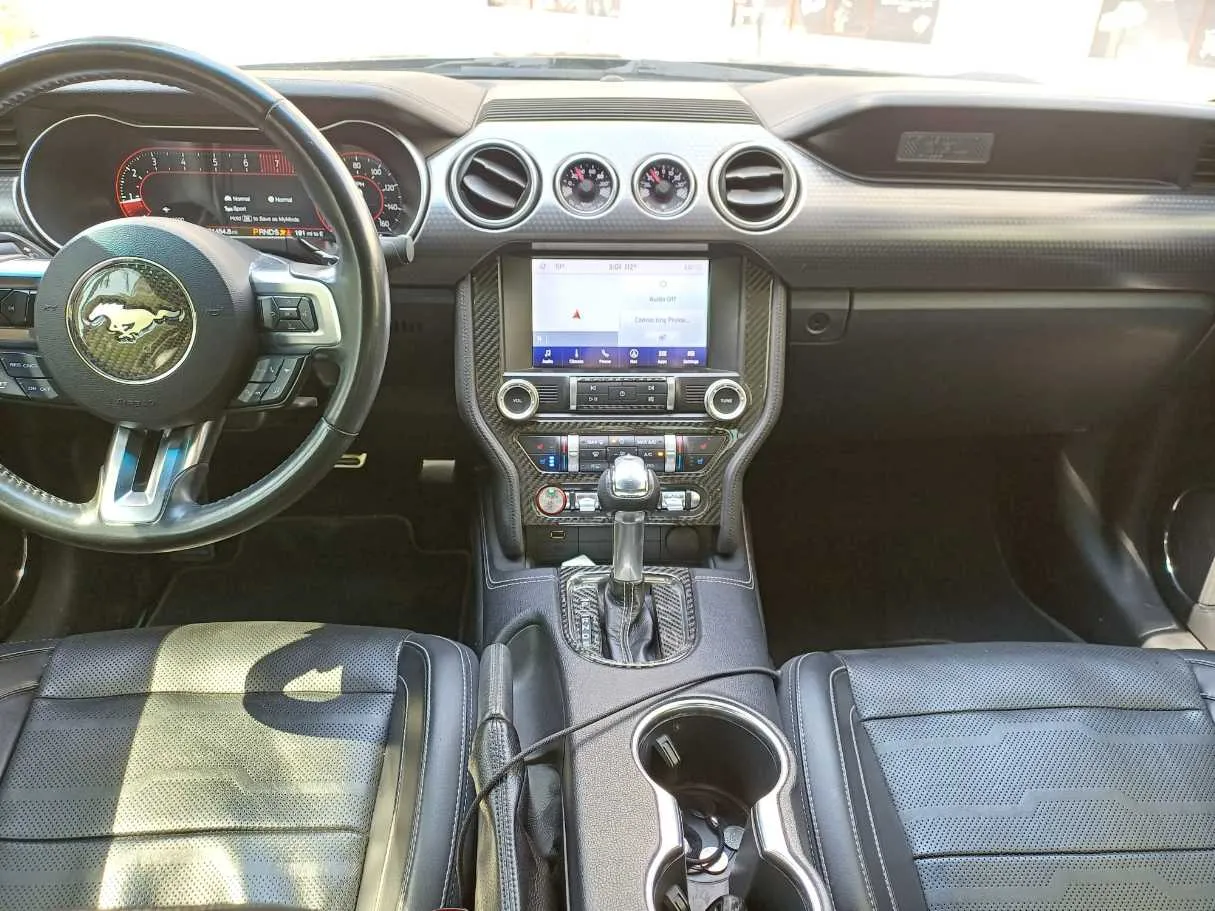 Car image 16