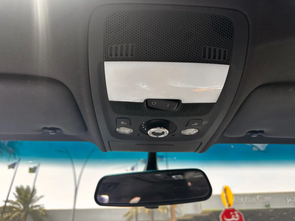 Car image 24