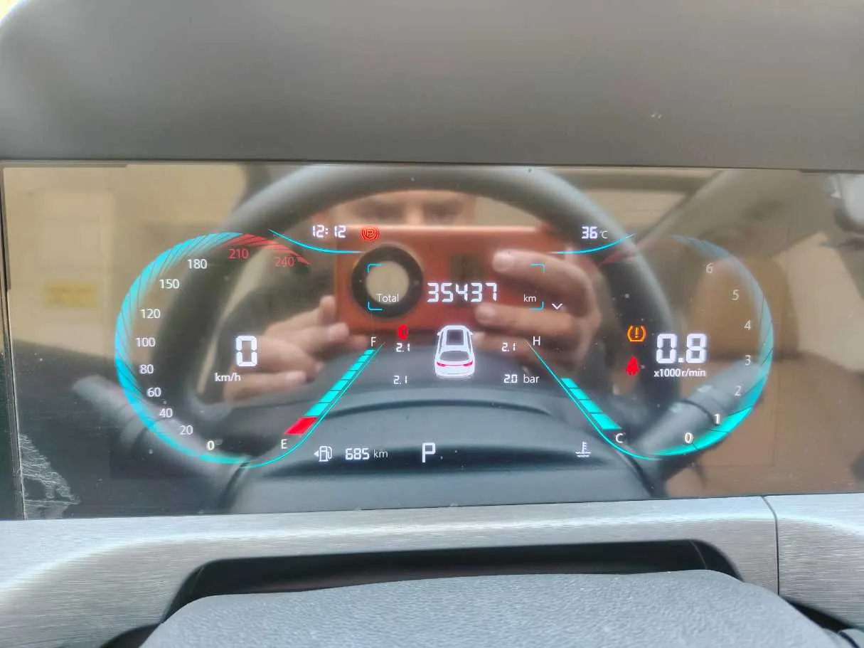 Car image 19