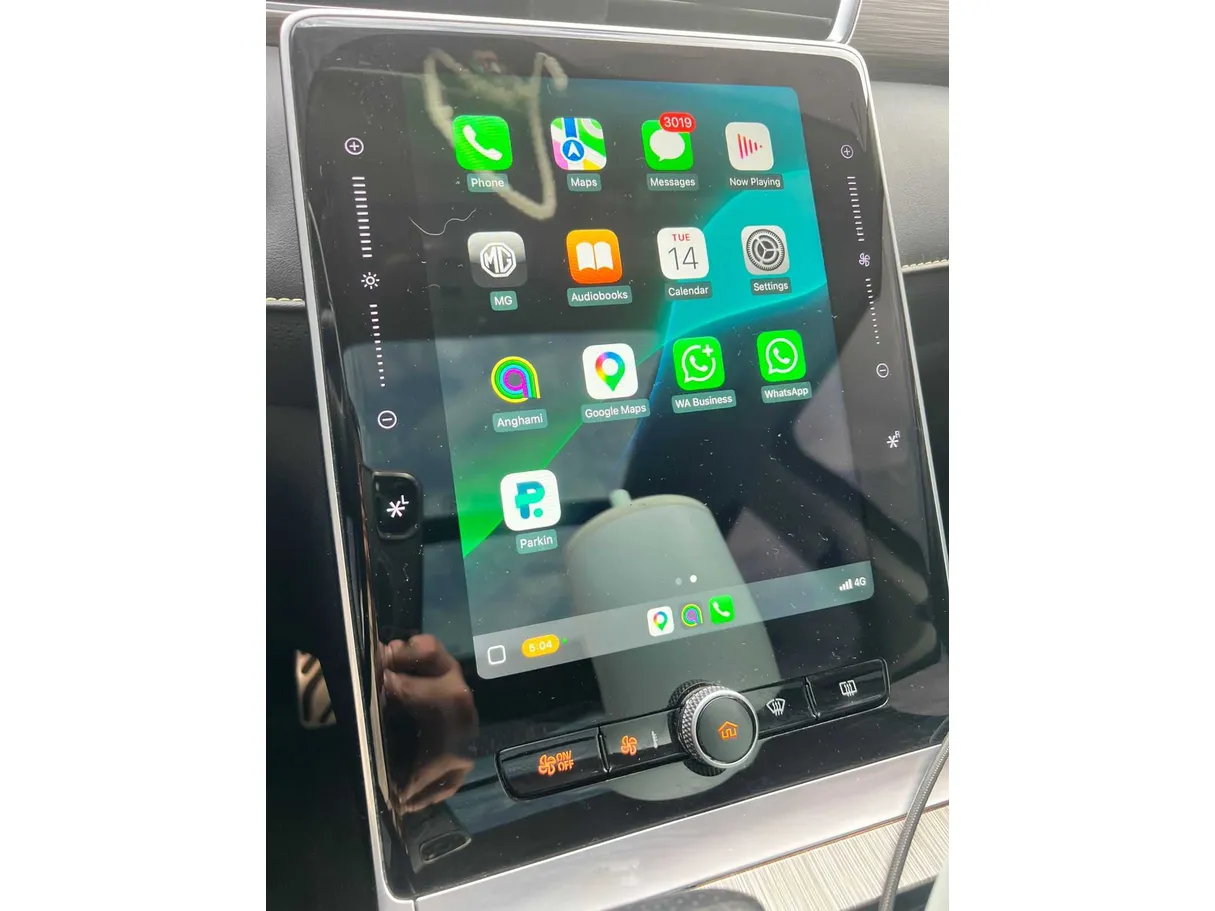 Car image 19