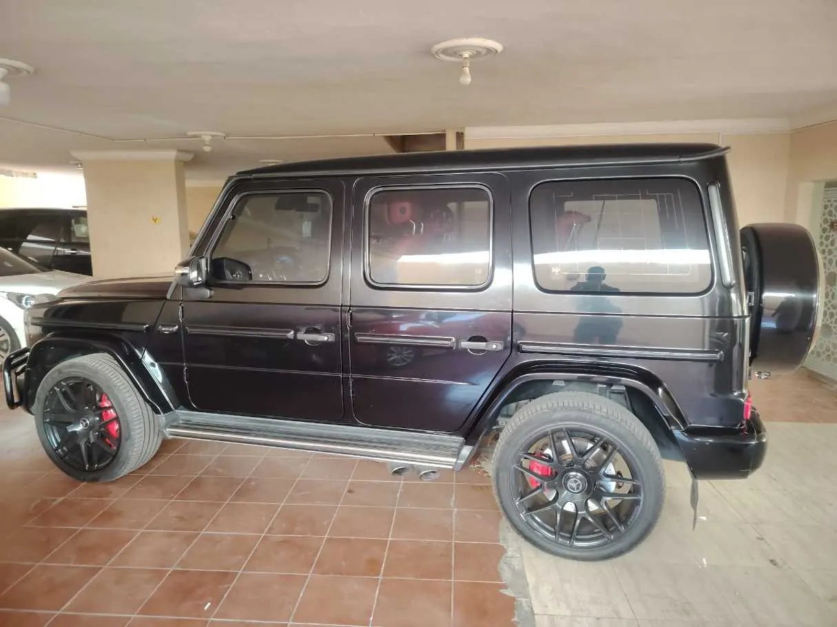 Car image 8