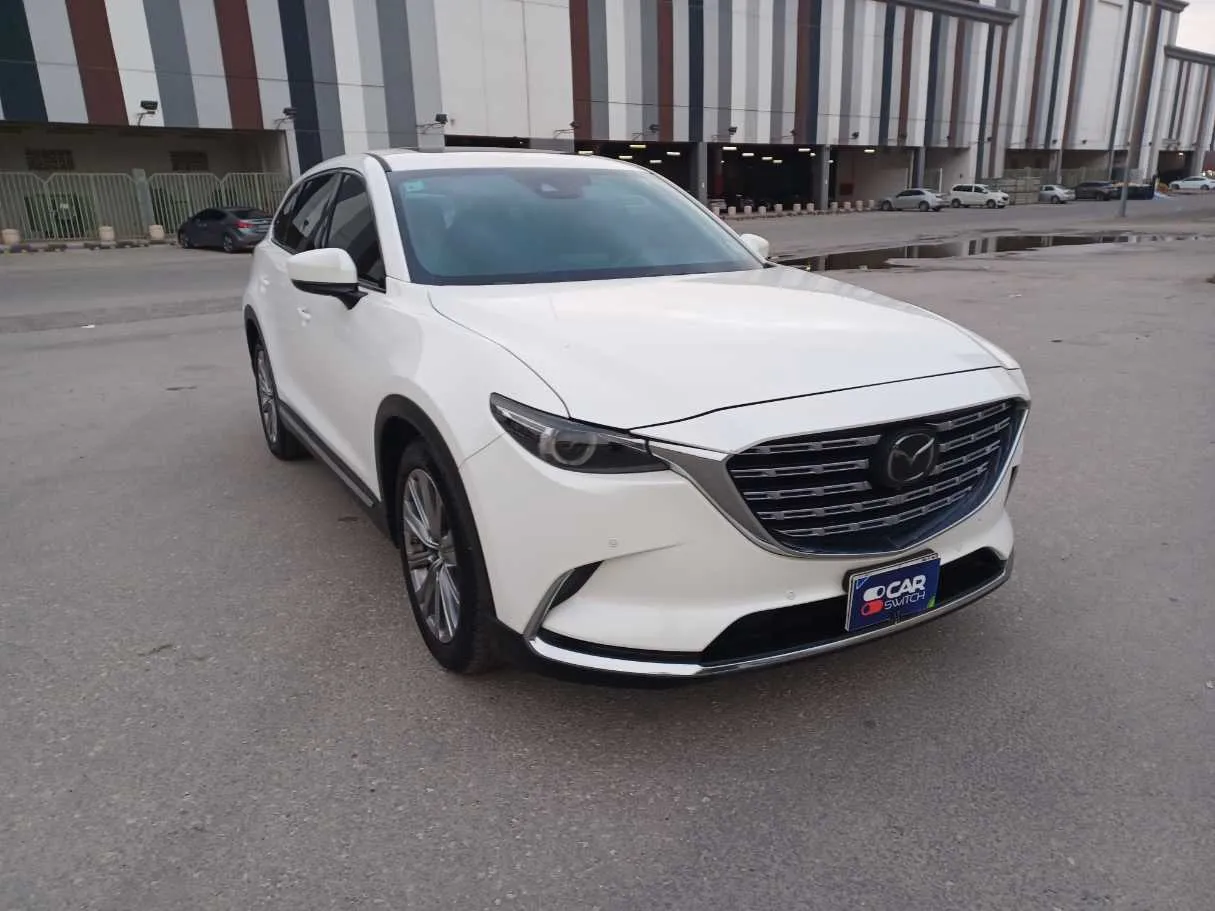 Car image 3