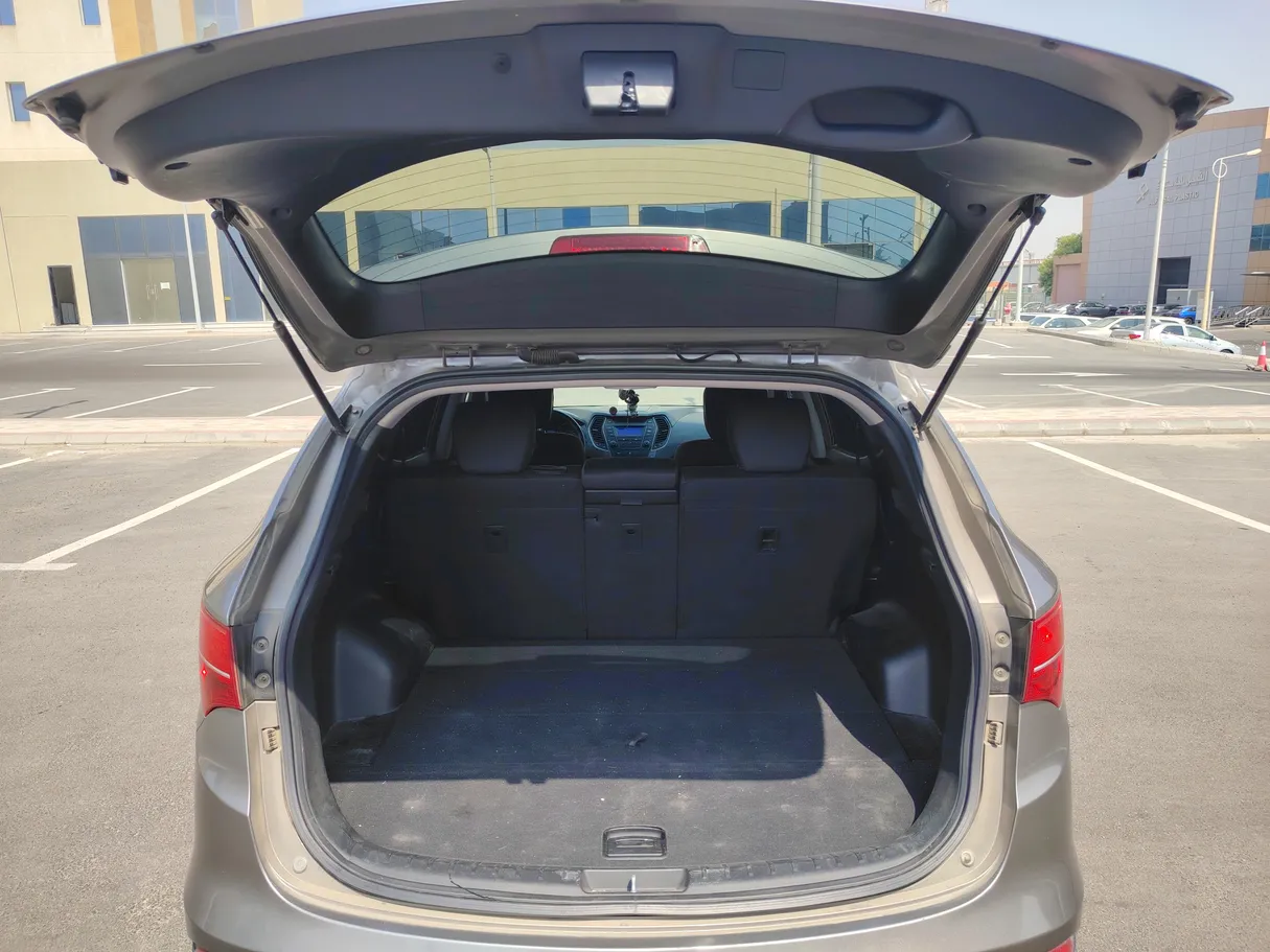 Car image 25