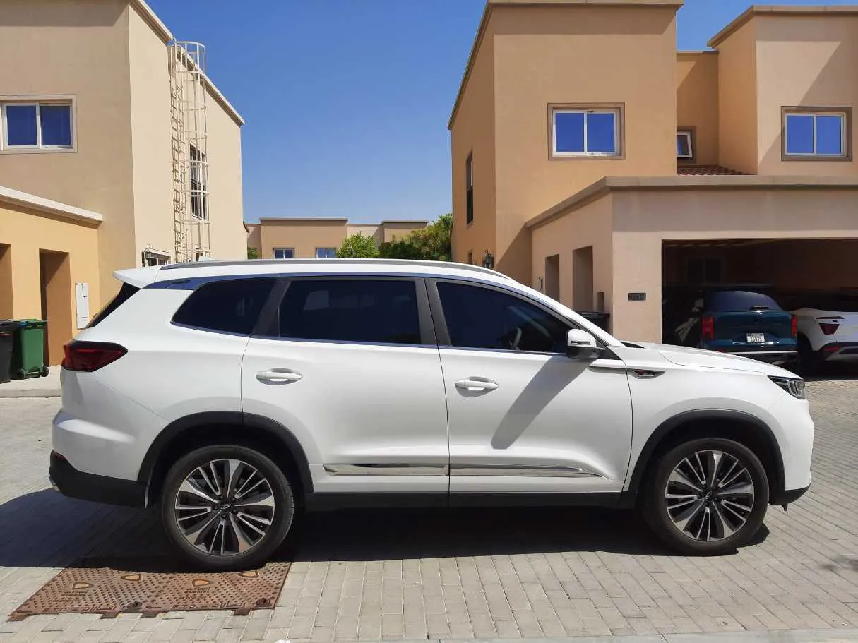 Car image 8