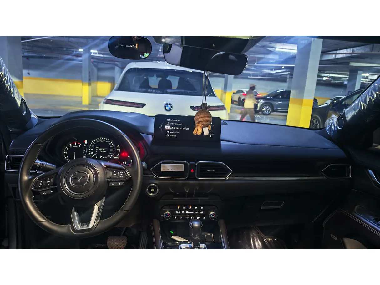 Car image 5