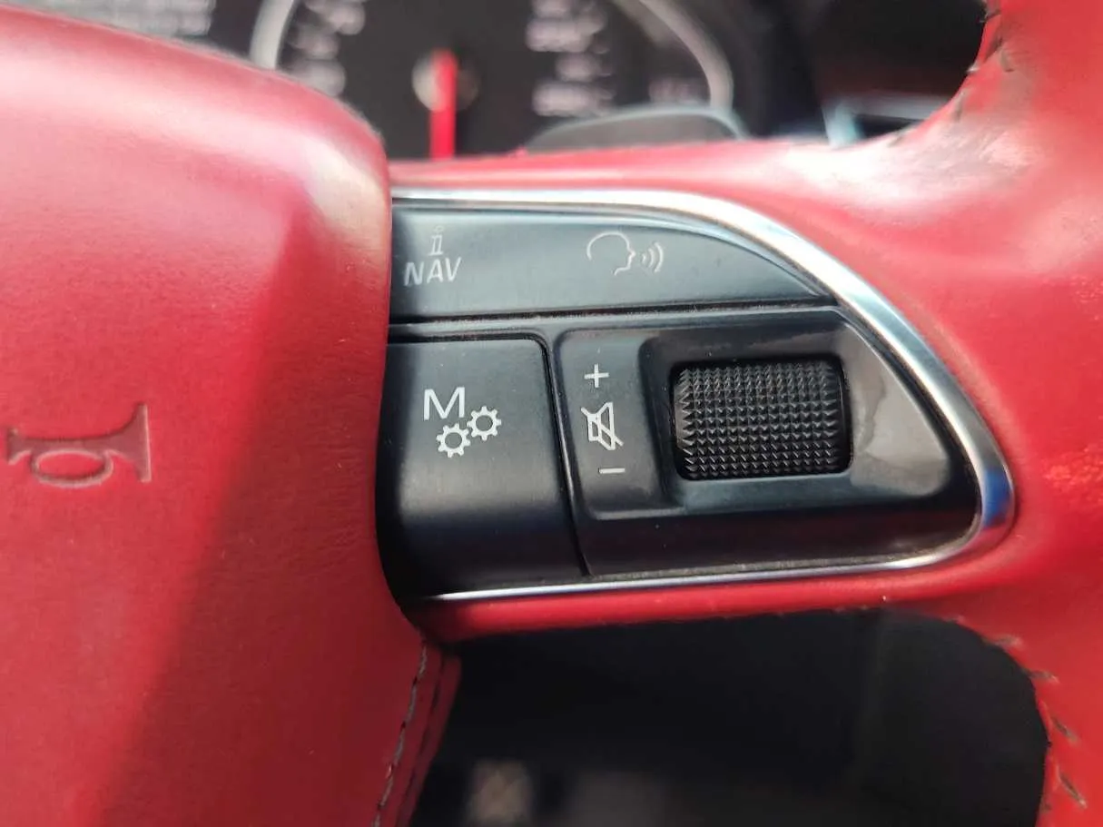 Car image 24