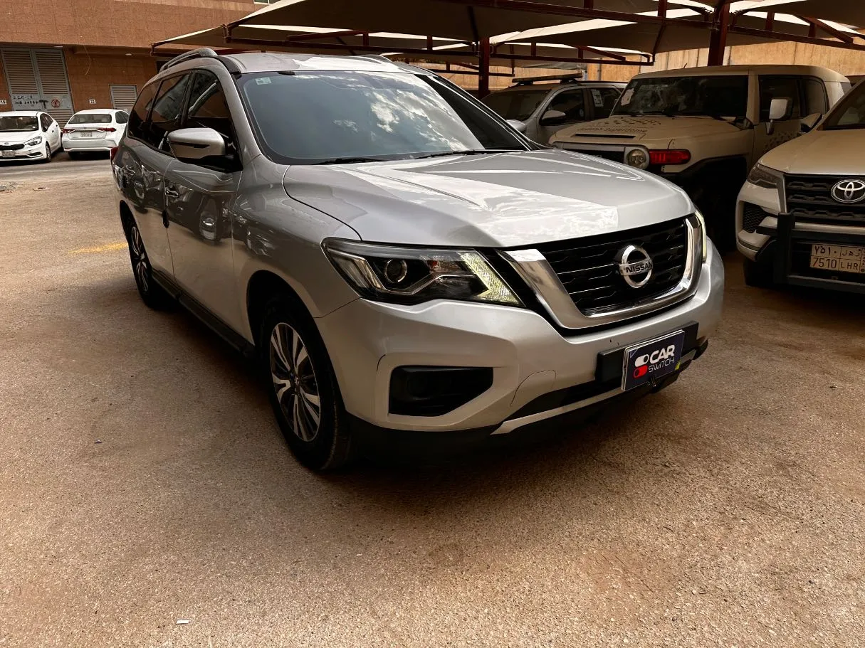 Car image 3