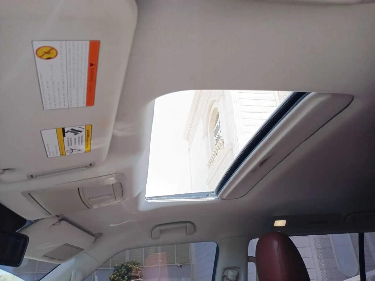 Car image 26