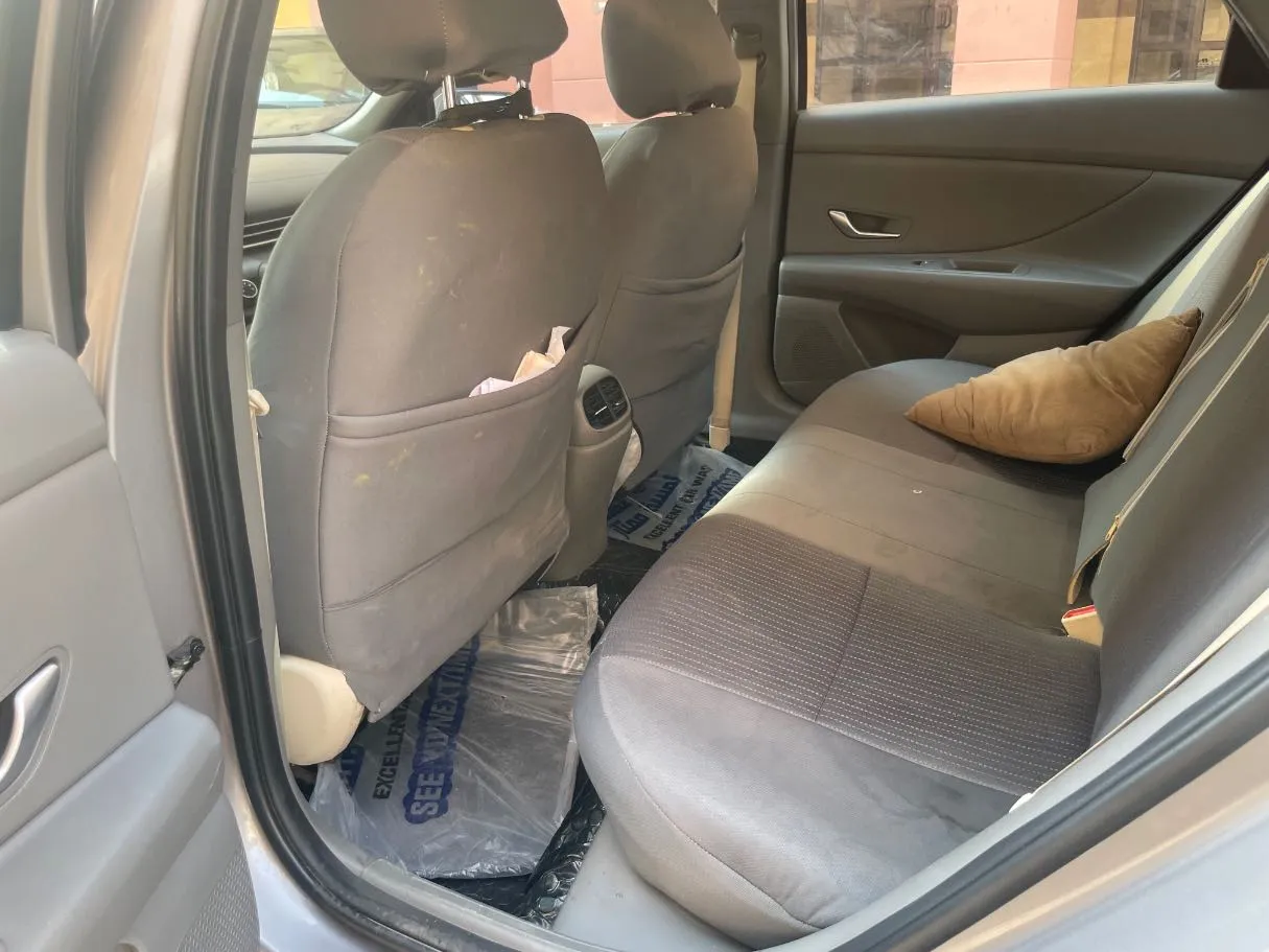 Car image 16