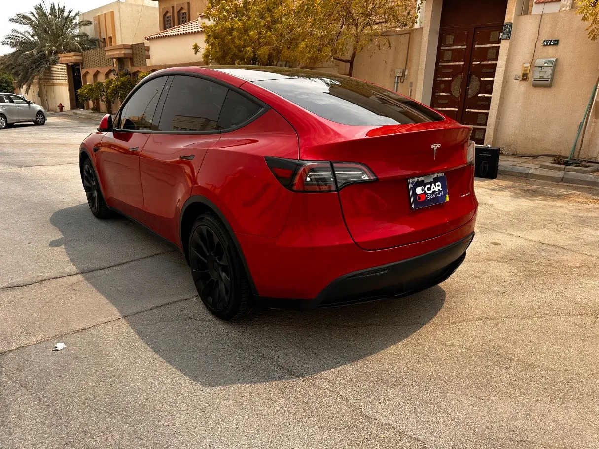 Car image 7