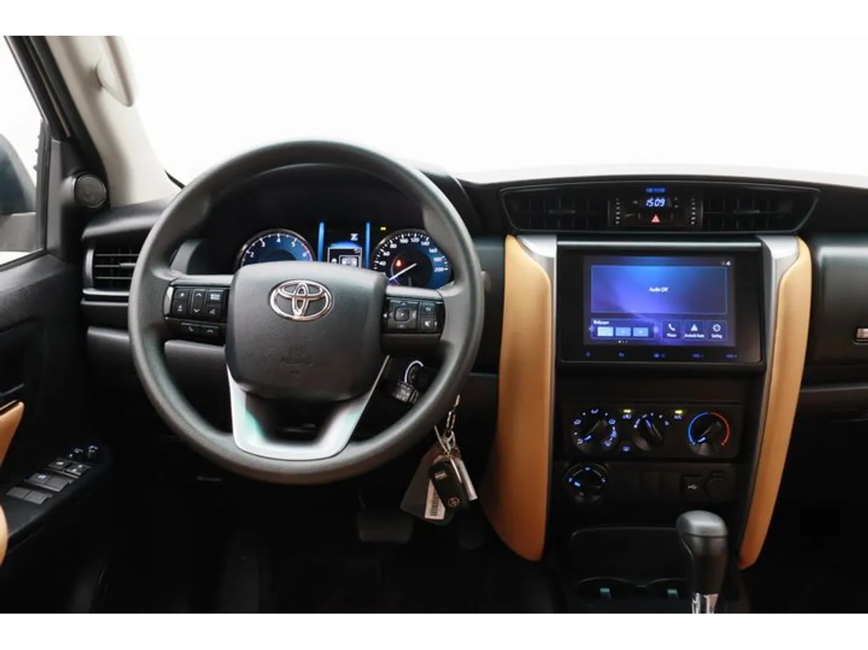 Car image 15