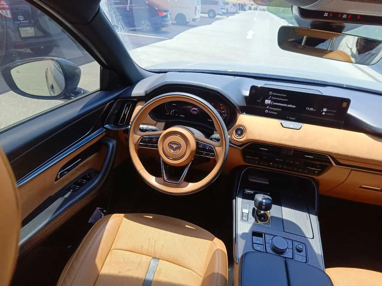 Car image 27