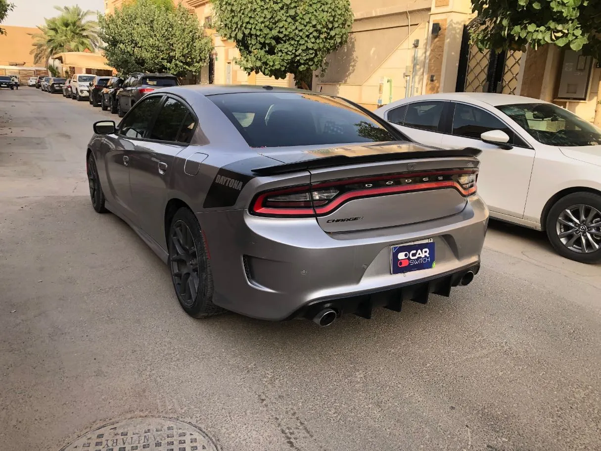 Car image 7