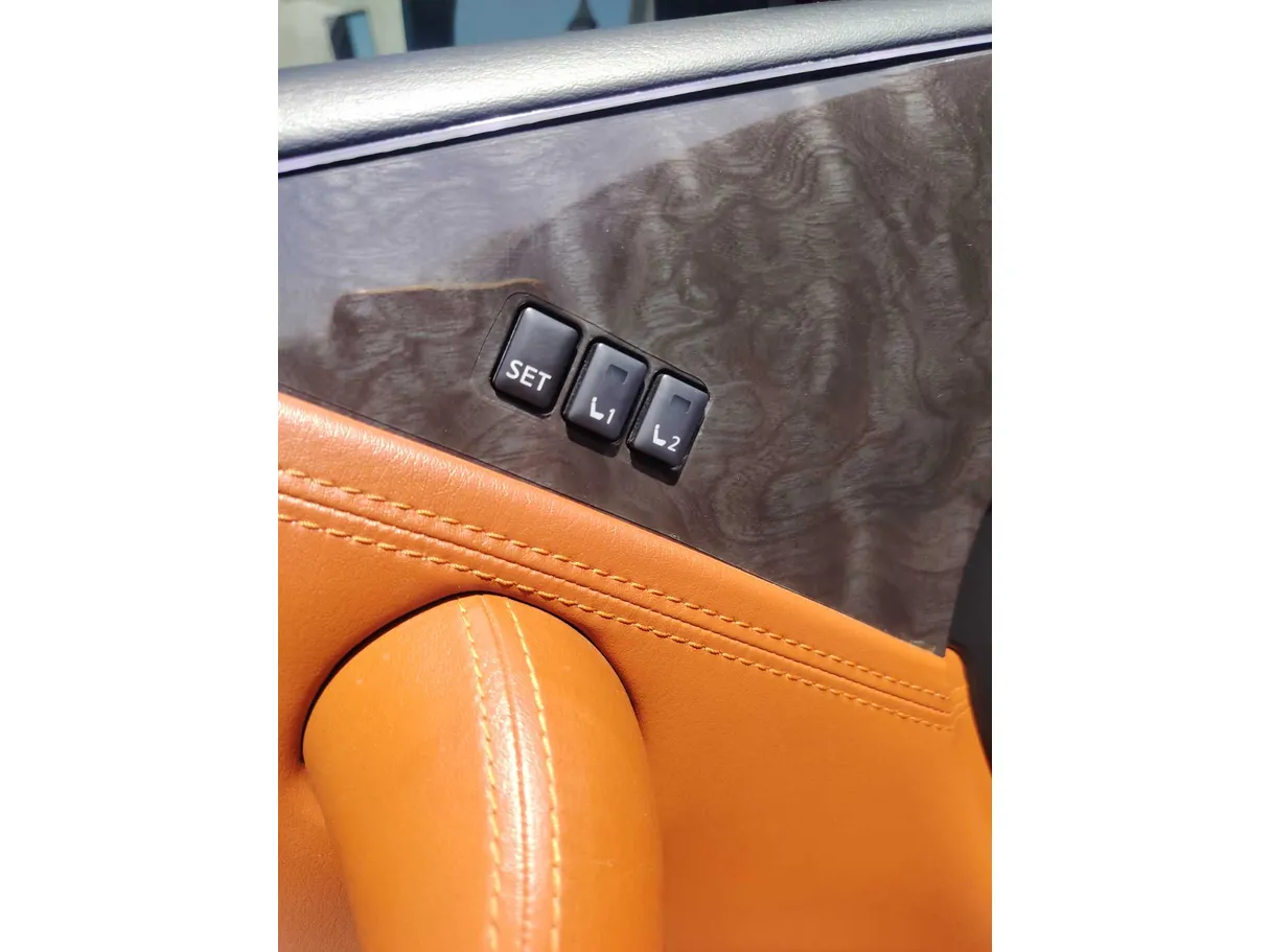 Car image 28