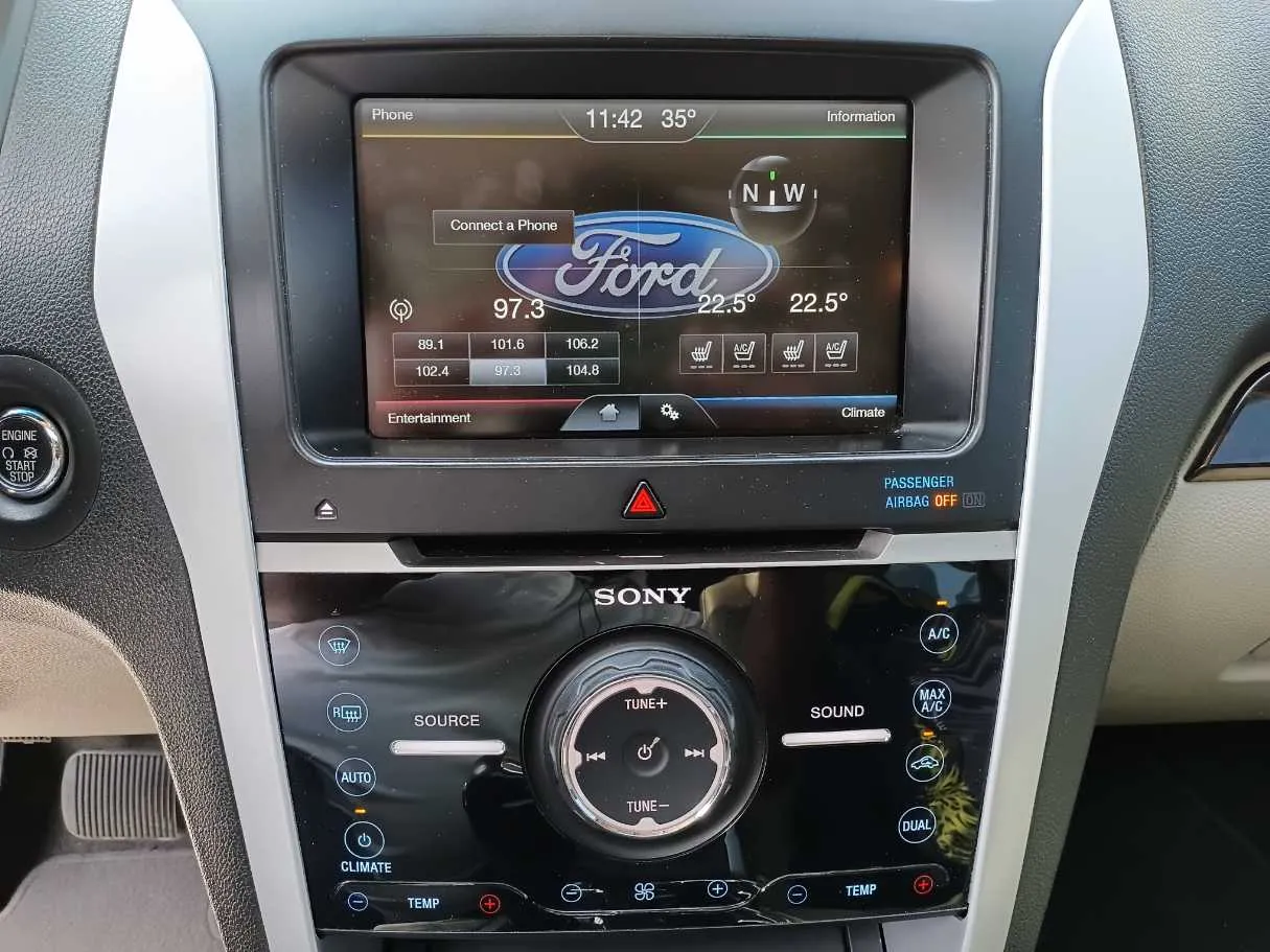 Car image 22