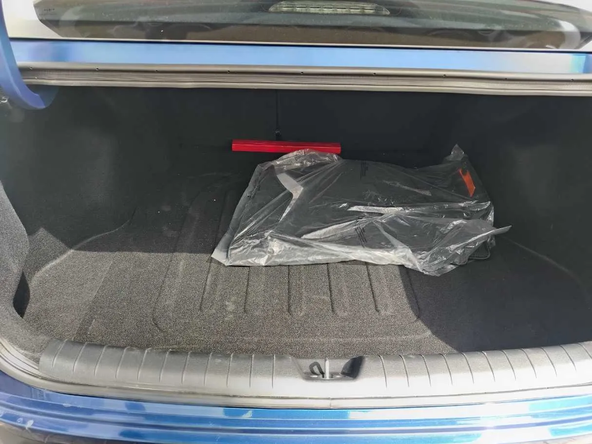 Car image 28