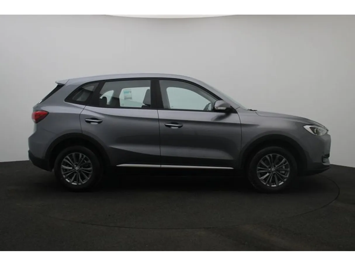 Car image 13