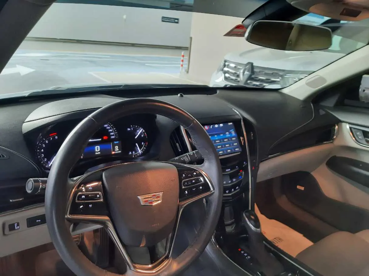 Car image 11