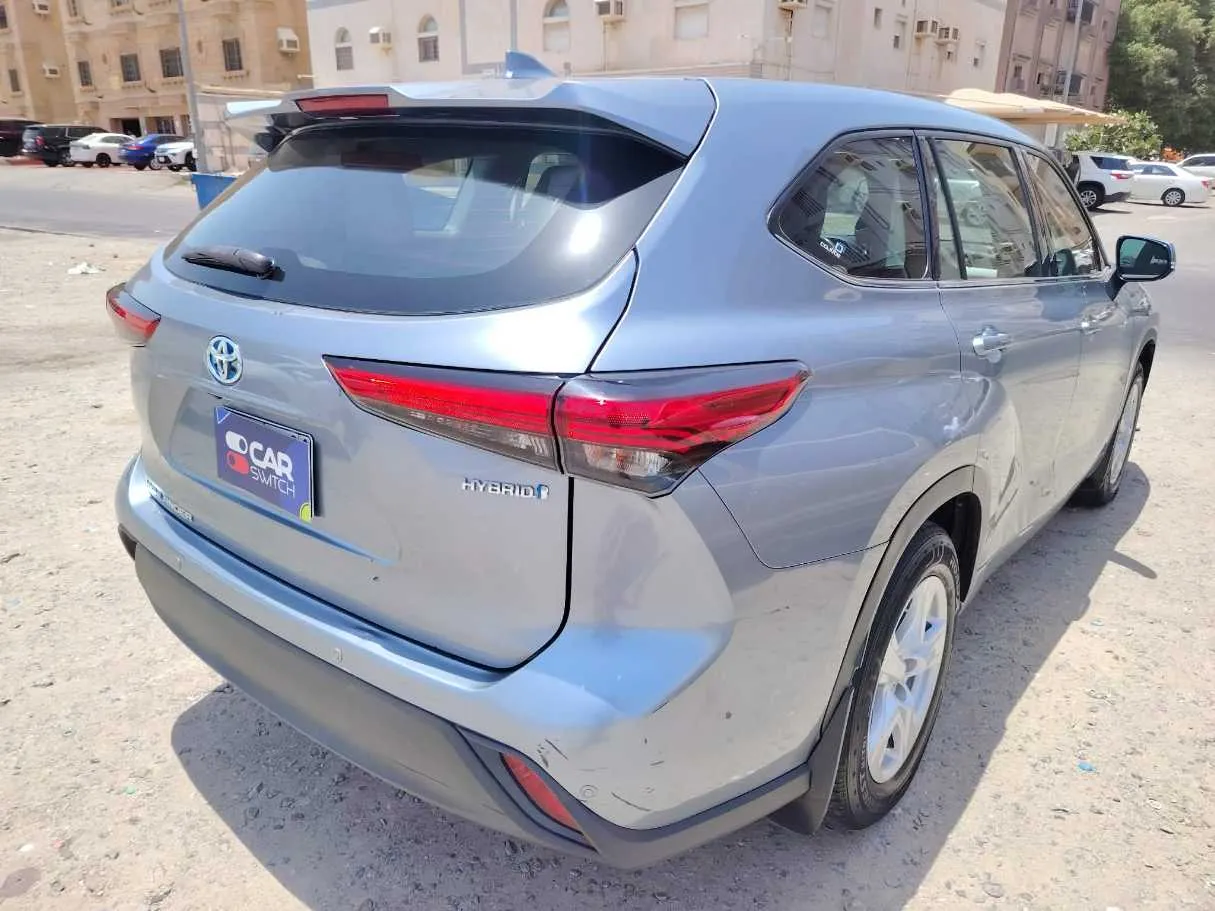 Car image 5