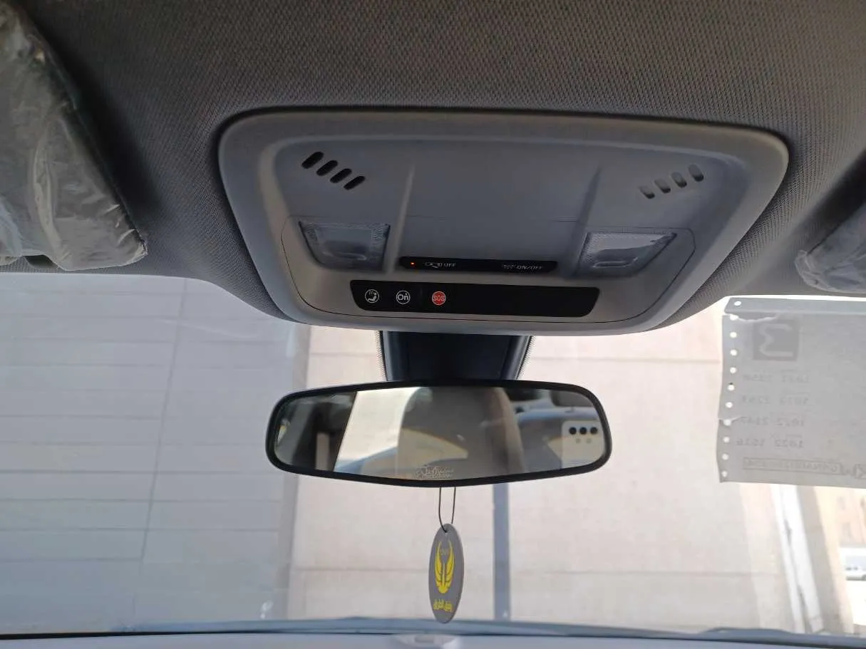Car image 23