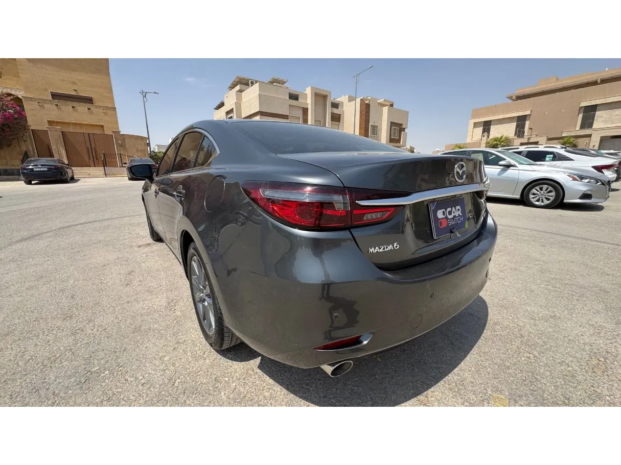 Car image 7