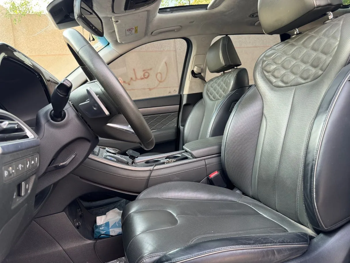 Car image 13
