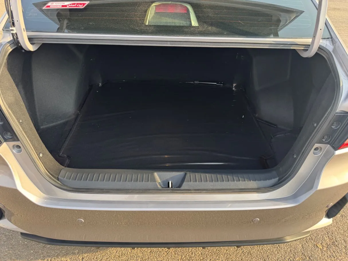 Car image 19