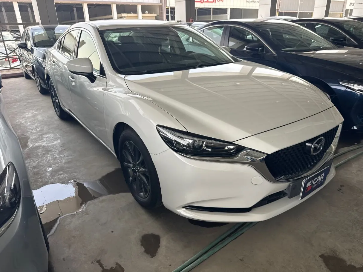 Car image 3