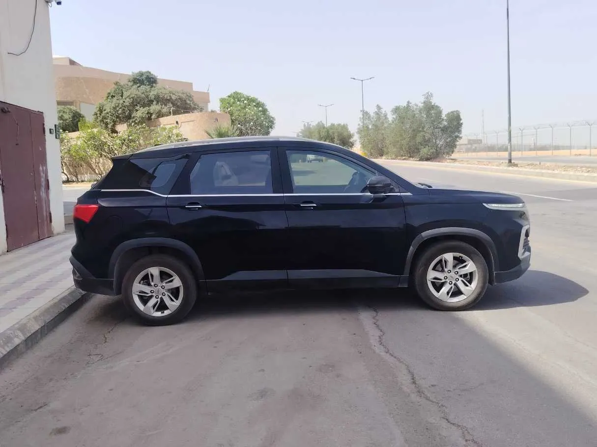 Car image 5