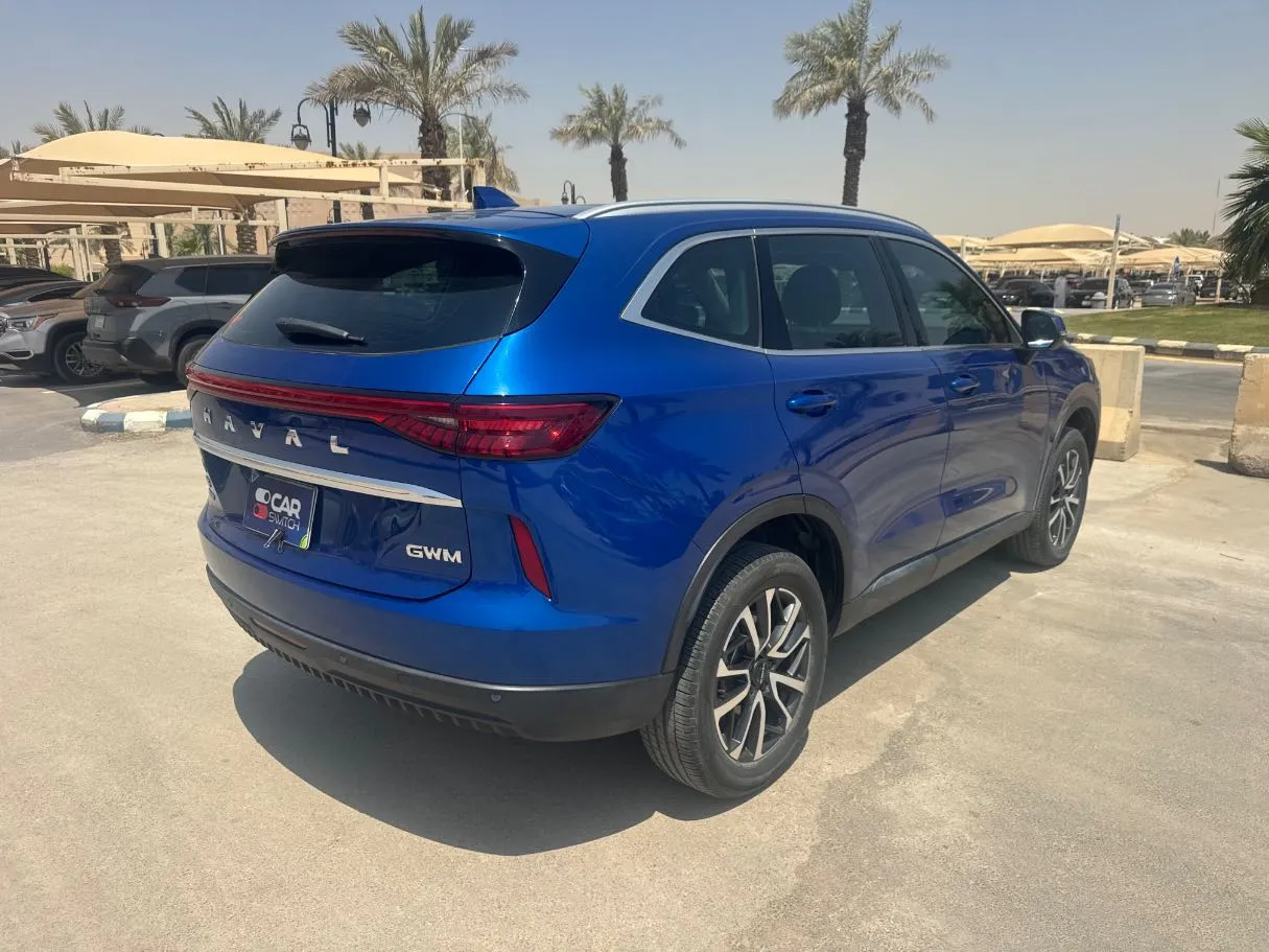Car image 5