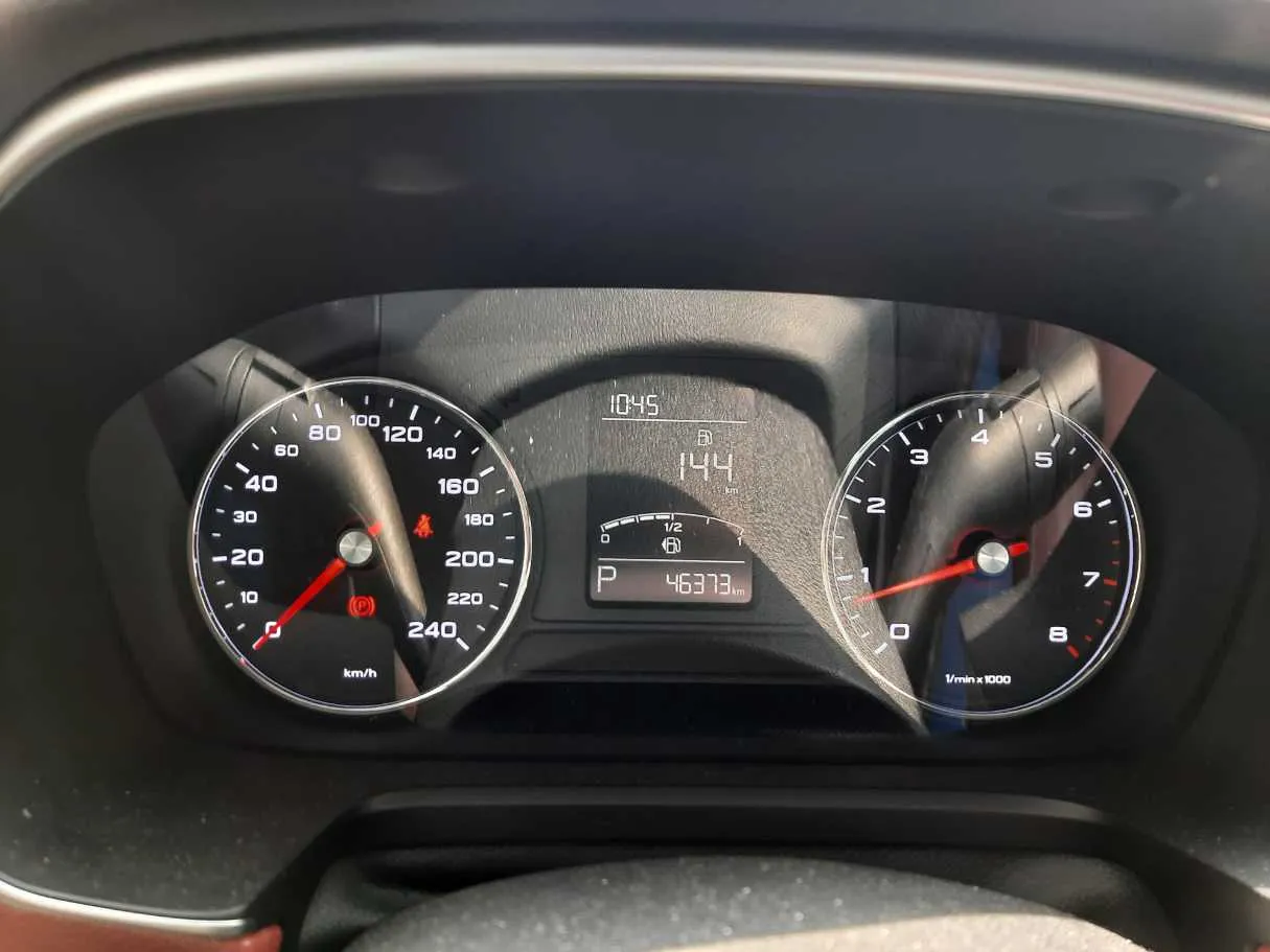 Car image 18