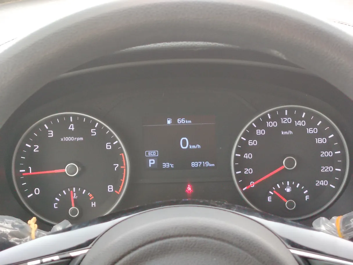 Car image 24