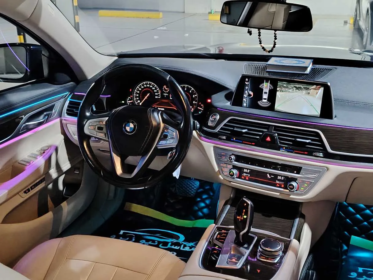 Car image 34