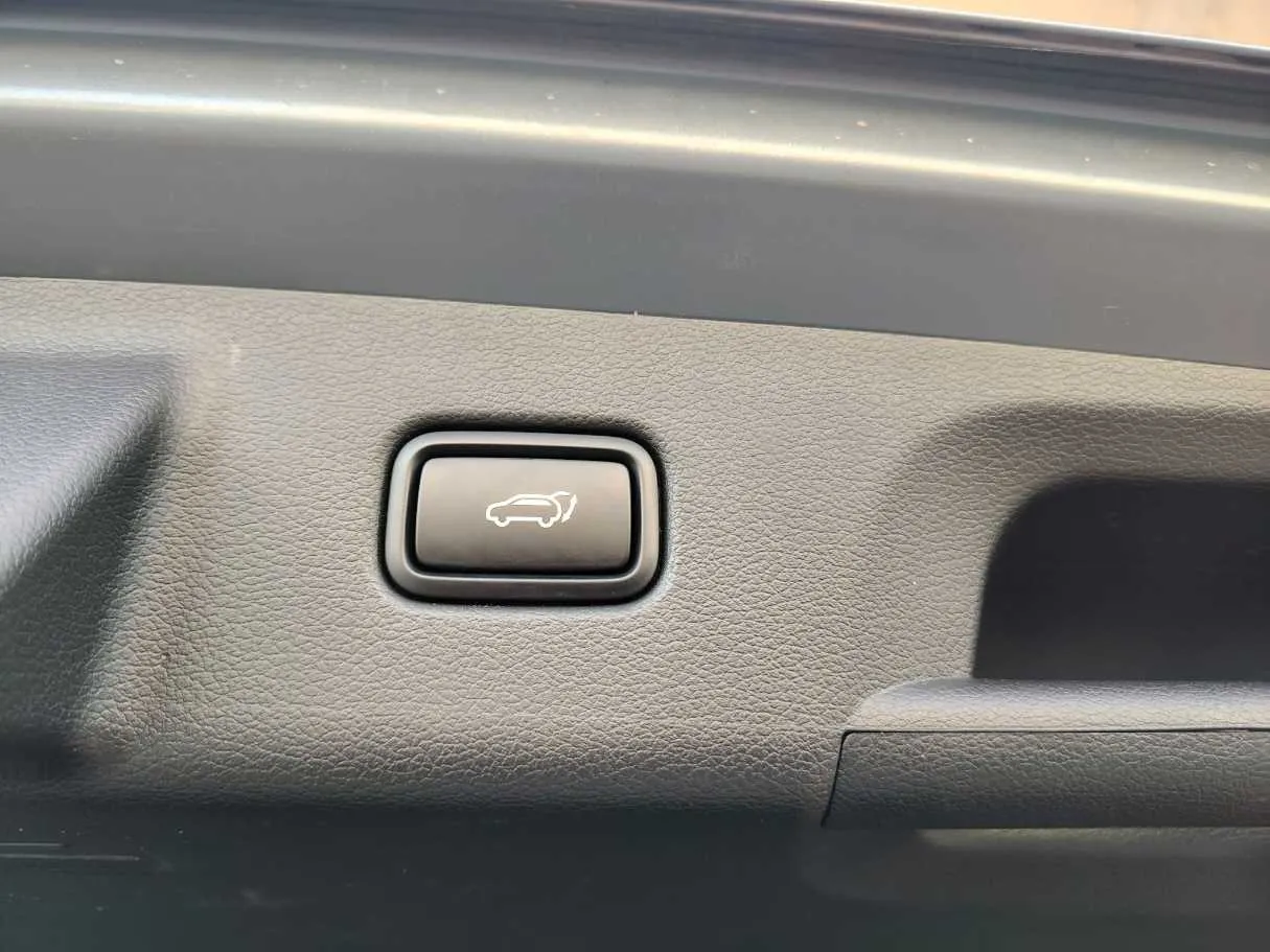 Car image 40